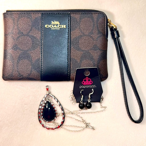Coach Handbags - Coach Wristlet & Paparazzi Jewelry Set
